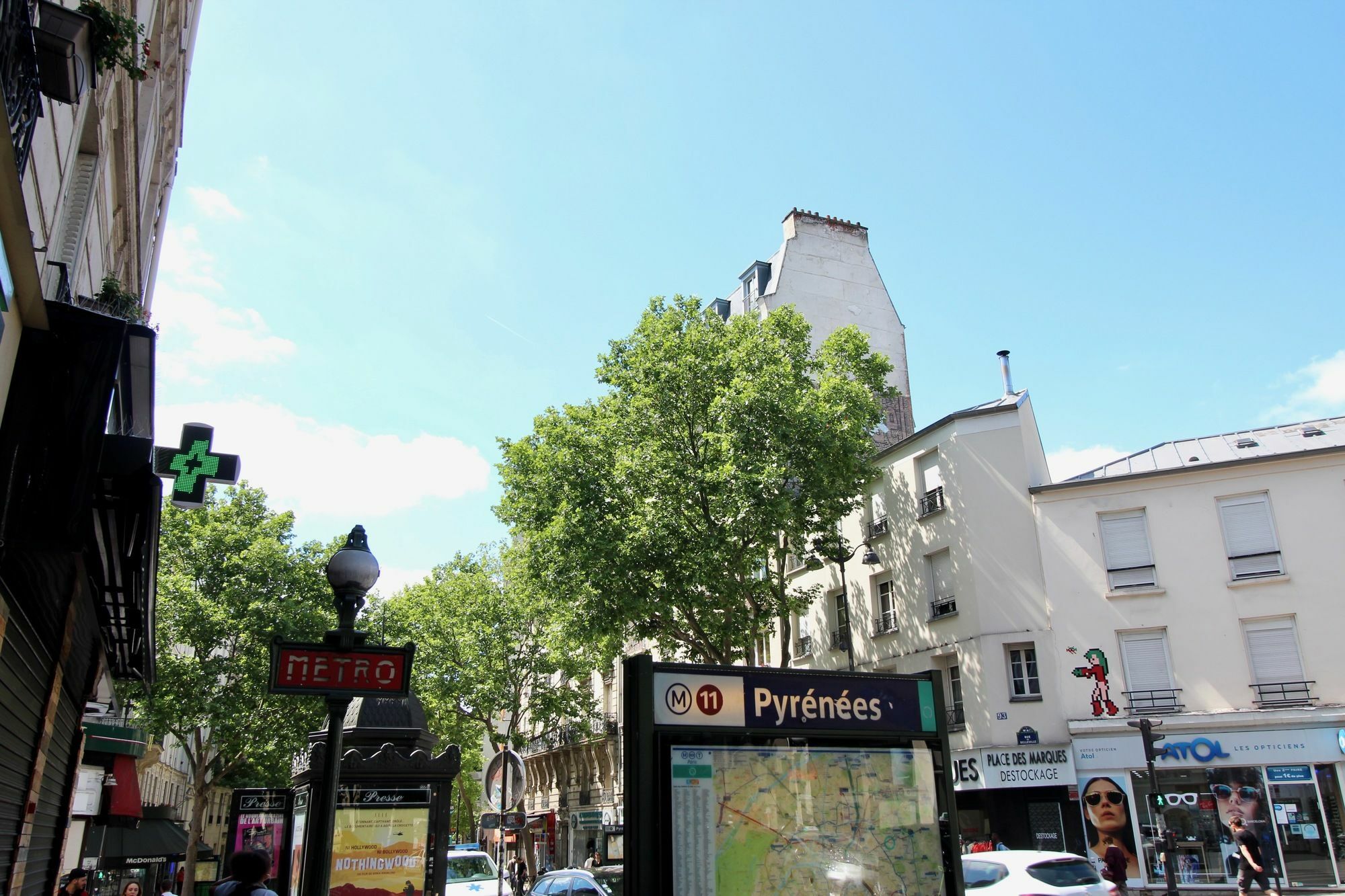 Hotel Des Pyrenees Paris Exterior photo